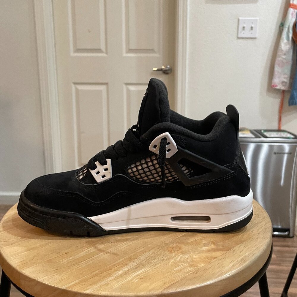Air Jordan 4 Retro GS 'White Thunder'